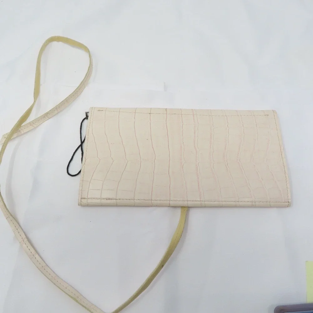 Tuscan Designs Cream Croc‎ Embossed Leather Jewelry Roll Travel Organizer Case